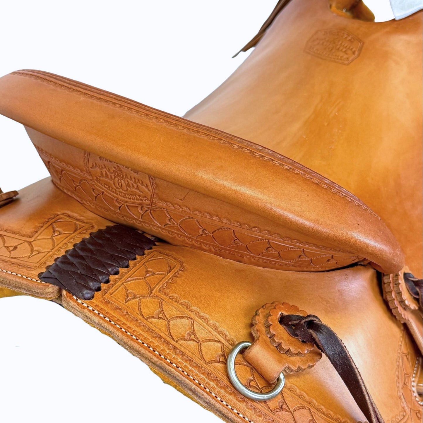 16" McCall McLite Wade Trail Saddle in Light Oil with Shell Border Tooling
