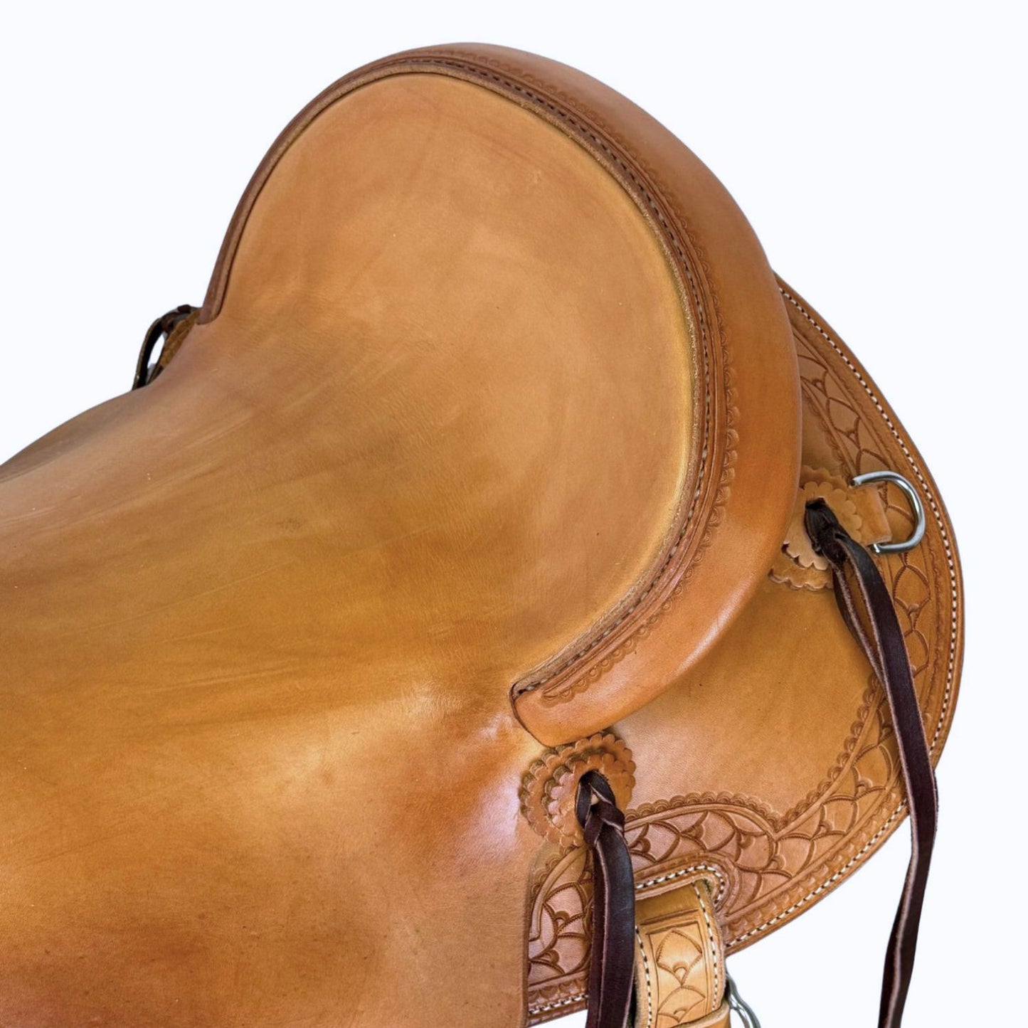 16" McCall McLite Wade Trail Saddle in Light Oil with Shell Border Tooling