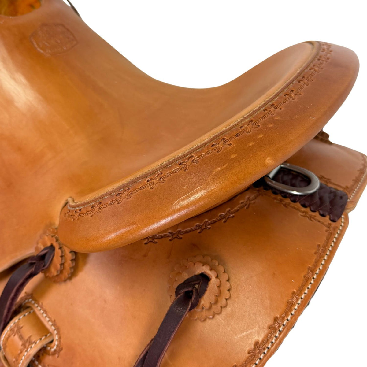 15" McCall McLite Wade Trail Saddle, Medium Oil with Barbwire Border Tooling - #W2401026